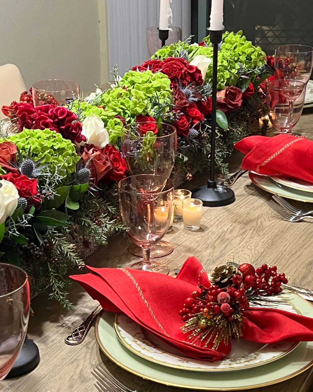 Seasonal Tablescape Arrangement — Custom Designed Holiday Centerpiece - service_name